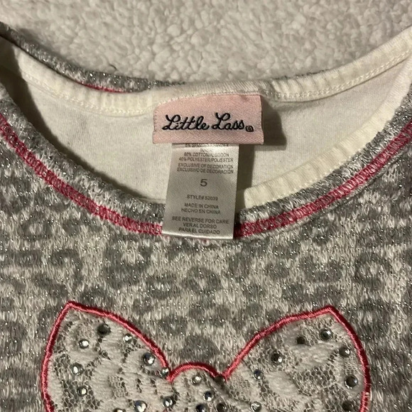 Girls top/shirt size 5 mix and match any 3/$7 and get them $4 each - Picture 2 of 12